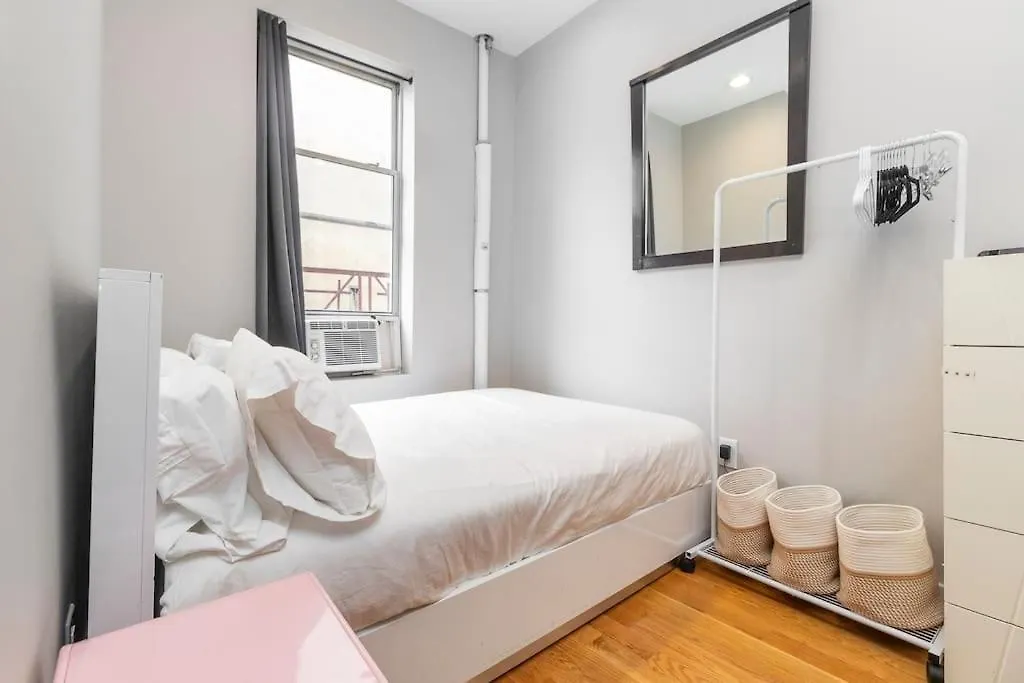 Renovated Lower Eastside 2Br Washer Dryer New York United States