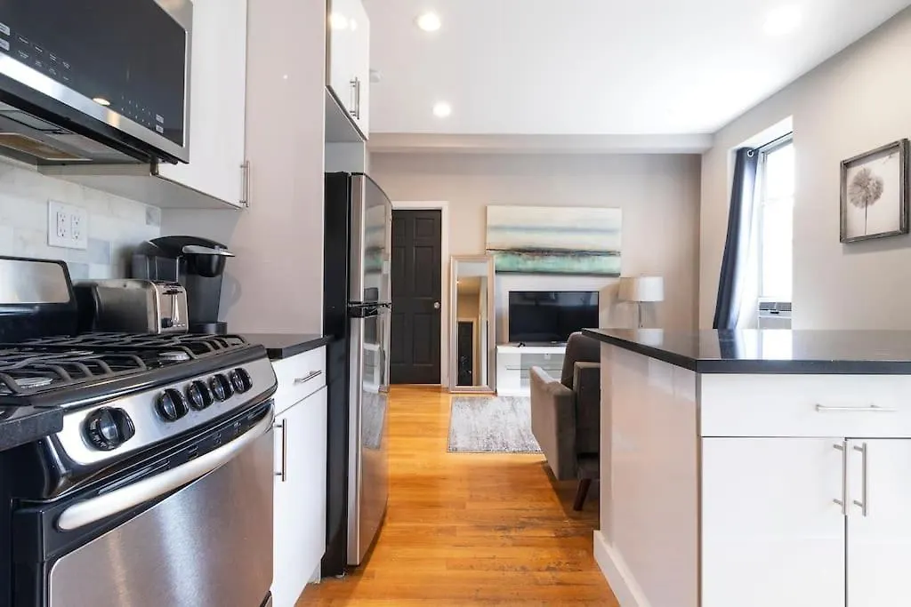Renovated Lower Eastside 2Br Washer Dryer New York United States